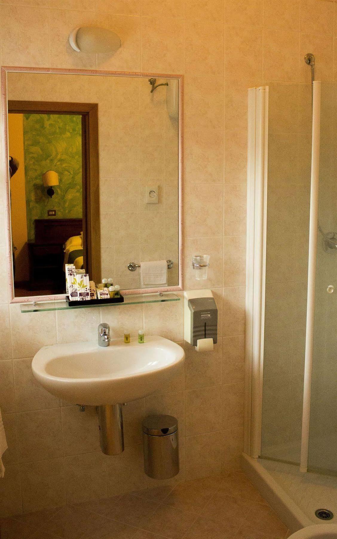 Hotel Ristorante Tre Stelle Sant'Albino Екстериор снимка
