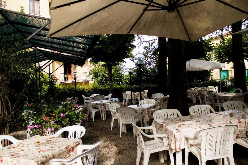 Hotel Ristorante Tre Stelle Sant'Albino Екстериор снимка